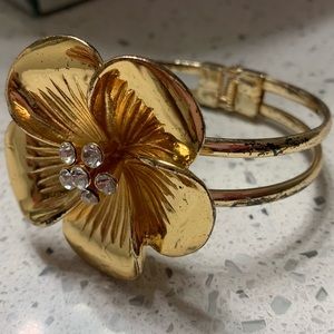 Vintage Flower Bangle Bracelet